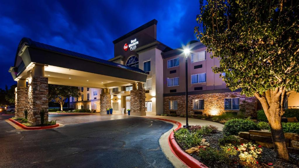 Best Western Plus Longview – University Hotel Main image 1